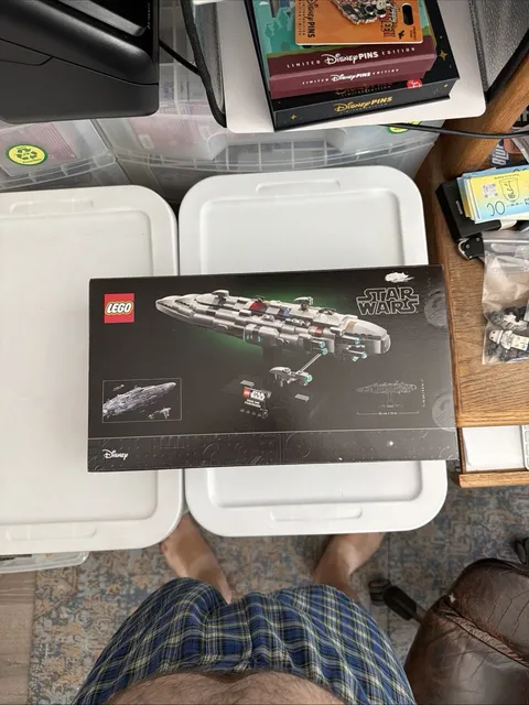 LEGO Star Wars Home One Starcruiser 75405, 559 Pieces, Display Stand