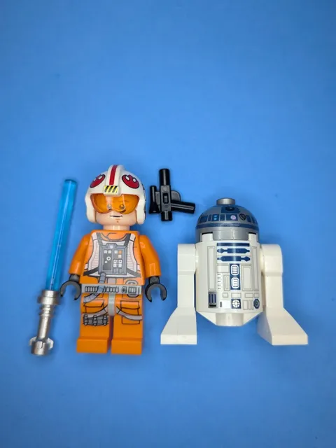 Lego Star Wars: Luke X-Wing Pilot & R2-D2 Minifigures Dual-Mold Helmet sw0952