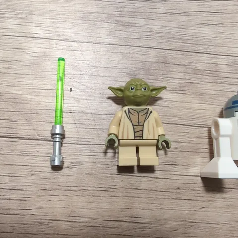 Lego Star Wars Yoda And  R2-D2 Minifigure Lot Of 2 Star Wars 