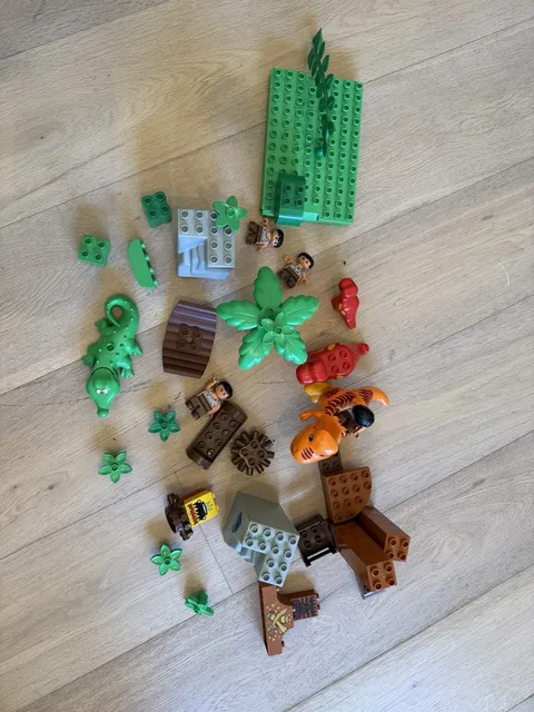 LEGO DUPLO Dinosaur Jungle Lot T-Rex Crocodile Cave People Figures Animals