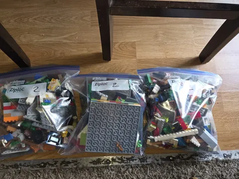 LEGO Bulk Lot Mixed Multicolor Plastic Bricks Pieces Parts in Ziploc Bags