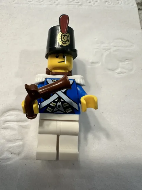 Lego Minifigure Bluecoat Soldier 1 (PI152) From Imperial Soldiers Set 70410