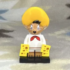 LEGO Looney Tunes Speedy Gonzales Minifigure w/ Yellow Sombrero Hat & Tail