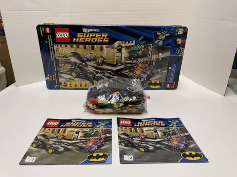 LEGO DC Comics Super Heroes: Batmobile and the Two-Face Chase (6864)