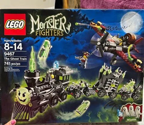 LEGO Monster Fighters 9467 The Ghost Train Complete Set 741 Pcs Box (Ages 8-14)