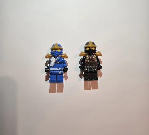 LEGO Ninjago 2 minifigure Bundle - Legacy Cole ZX and Jay ZX