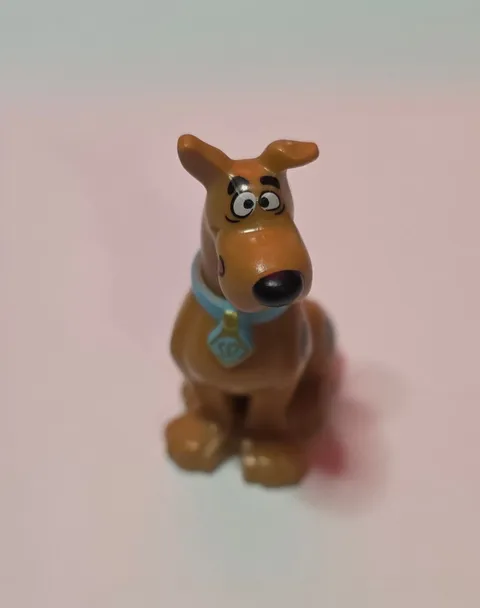LEGO Scooby Doo Sitting Tongue Licking Chops