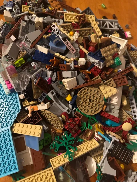 LEGO Bricks Blocks Lot over 7Lbs Jurassic World, Star Wars, Speed Champions....