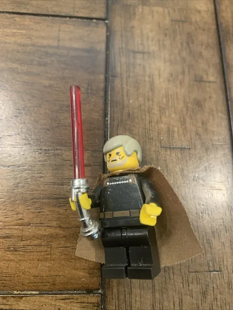 LEGO 2002 Star Wars Episode 2 7103 Jedi Duel sw0060 Count Dooku Minifigure