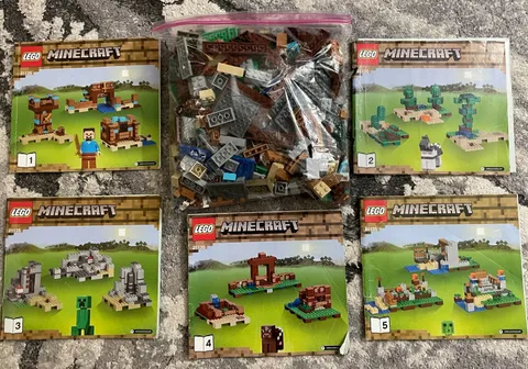 LEGO Minecraft The Crafting Box 2.0 Set 21135 Loose Bricks 5 Manuals Manual