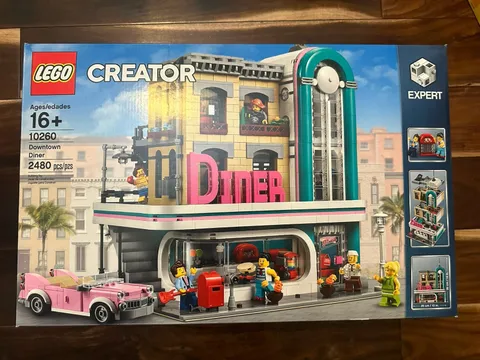 LEGO Creator Expert Downtown Diner 10260 NEW SEALED RETIRED Modular Building