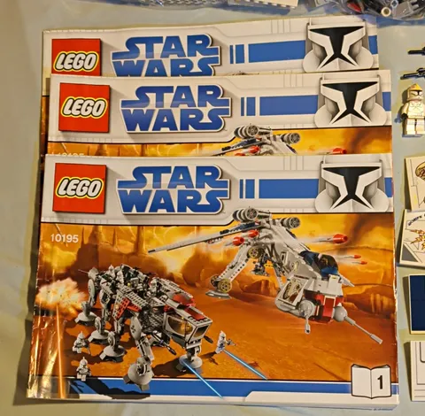 LEGO Star Wars Republic Dropship w/ AT-OT Walker 10195 1758pc w/ Instructions