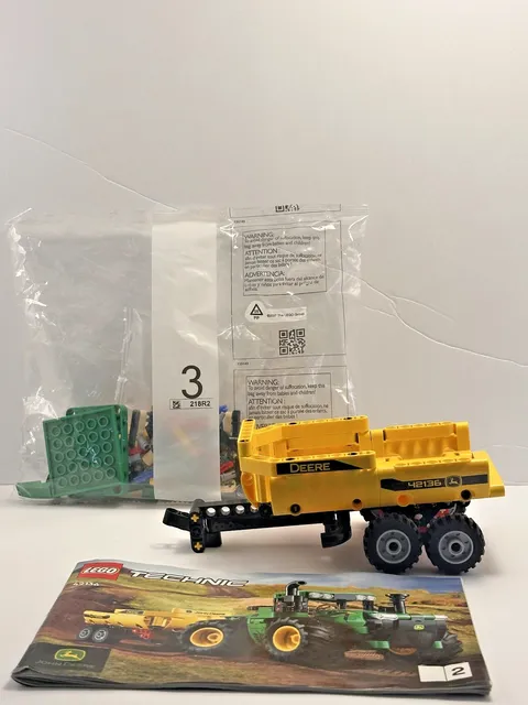 Lego Technic John Deere 9620R 4WD Tractor (42136) Sold For Parts Incomplete.