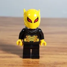 Lego Minifigure Firefly DC Villains Sh0551 Clear Neck Bracket Damaged Helmet