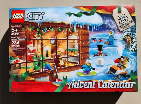RETIRED 2019- LEGO CITY Advent Calendar (60235) Hoilday Christmas!