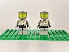Vintage LEGO Space Exploriens 2 Minifigures SP008, SP012