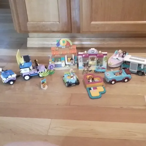 LEGO Friends Miscellaneous Builds With Minifigures