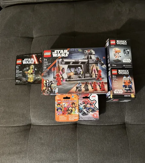 Lego Star Wars Paz Vizsla Moff Gideon Pack 75386 & Star Wars Polybags/CMF