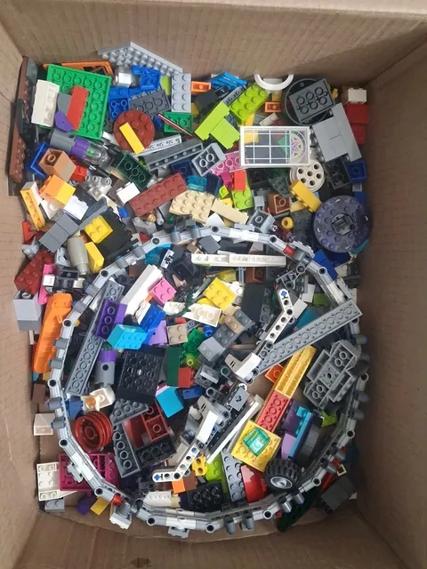 8 Lb Bulk LEGO Lot Mixed Bricks Wheels Parts Pieces Assorted Colors Shapes