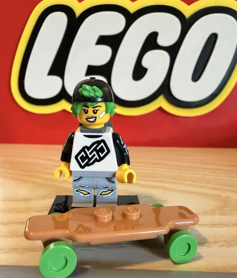 Lego CMF Series 27 Longboarder Minifigure With Accessories 