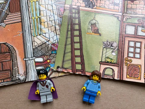 LEGO Harry Potter Hogwarts Classrooms 4721 & Diagon Alley 4723 no box or manuals