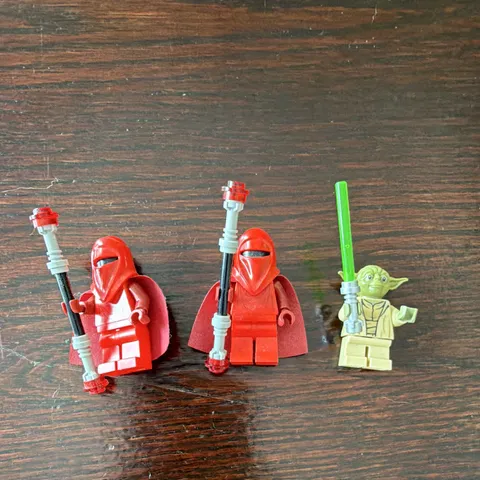 LEGO Star Wars Yoda Minifigure w/ Green Lightsaber & 2 Imperial Royal Guards