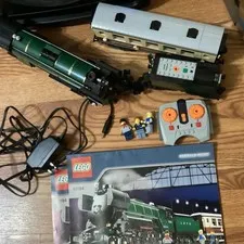 LEGO Set 10194 Emerald Night Train Complete, Works But Battery Is Dead