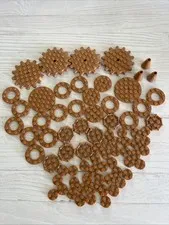 LEGO MEDIUM NOUGAT LOT 76 PCS 6X6 4X4 2X2 ROUND PLATE VARIETY BUILDING PIECES