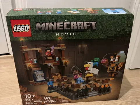 LEGO 21272 A MINECRAFT MOVIE Woodland Mansion Fighting Ring New Sealed