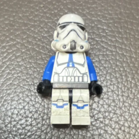 LEGO Star Wars Clone Trooper Minifigure Plastic Figure with Blue Arms