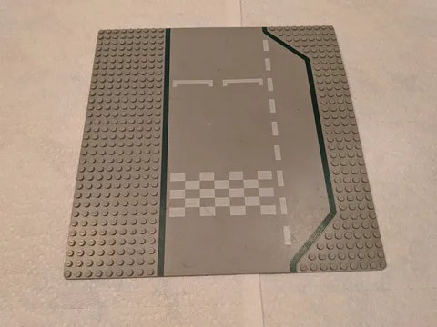 LEGO Road Plate 32 x 32 3 Lane with Race Track Part #425p01 4555 6381 6395 