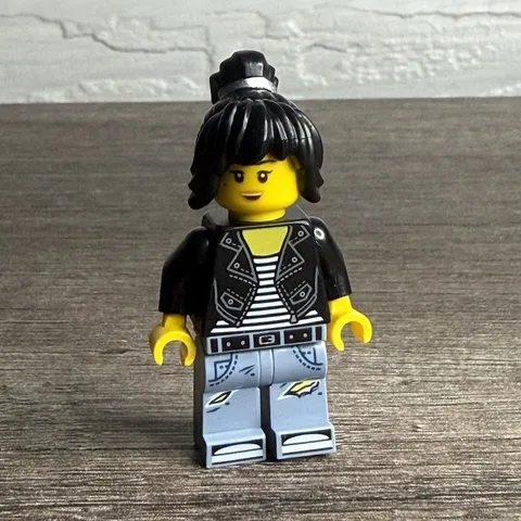 LEGO The LEGO Ninjago Movie Minifigure Nya High School Outfit NJO0355 Complete