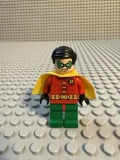 LEGO Robin Very Short Yellow Cape Minifigure sh0112 Batman II DC From Set 10672