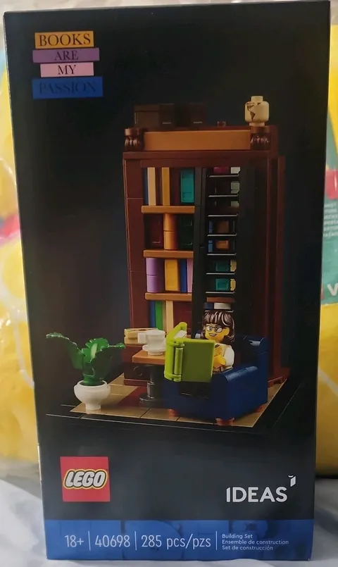 LEGO Ideas 40698 Bookshelf Set Books Are My Passion 285 Pcs Sealed Actual - NEW