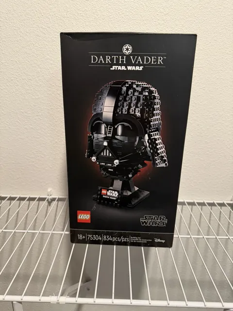 LEGO Star Wars Darth Vader Helmet 75304 Helmet Collection 834 Pieces