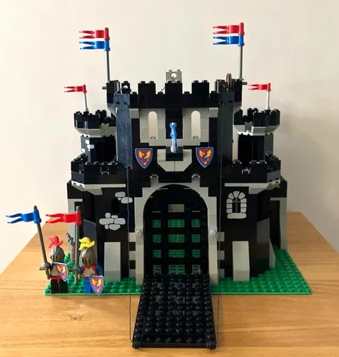 LEGO 6085 Black Monarch's Castle Black Knights 1988 Missing without Box