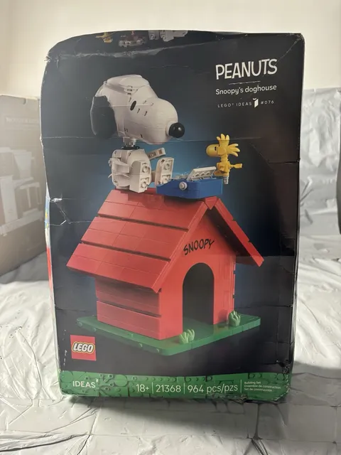 LEGO Ideas Peanuts Snoopy's Doghouse 21368 New
