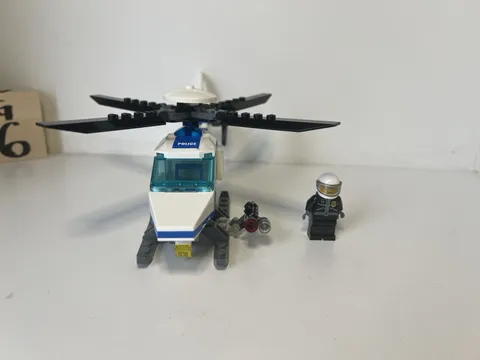 LEGO CITY: Police Helicopter (7741)