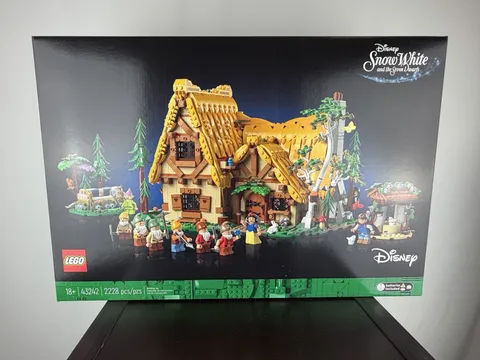 LEGO Disney 43242 Snow White and the Seven Dwarfs' Cottage Retired NSIB