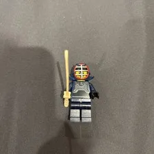 LEGO COLLECTIBLE MINIFIGURE SERIES 15 - KENDO FIGHTER 71011