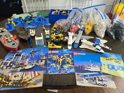 LEGO Lot of Retired Sets 6195, 6285 ,6544  6598. Vintage. Pre Owned.