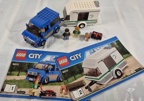 Lego City #60117 Van & Caravan 2016 - 100% Complete with Instructions