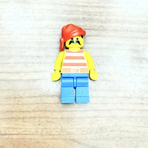 LEGO Pirate Minifigure Red/White Stripes Shirt Red Bandana pi043 6254 1481