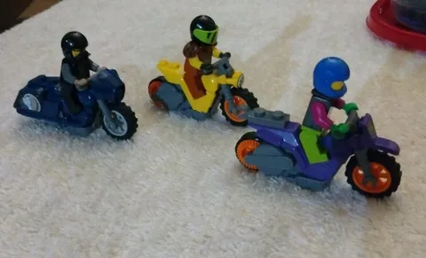 Lego Minifigure Lot Of 3 Minifigs Stunt Bike Racers City 100% Lego 