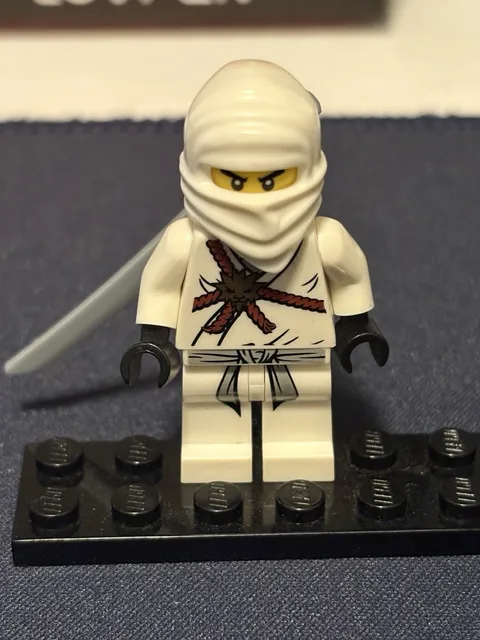 LEGO 2012 Ninjago Zane - The Golden Weapons, nj0001