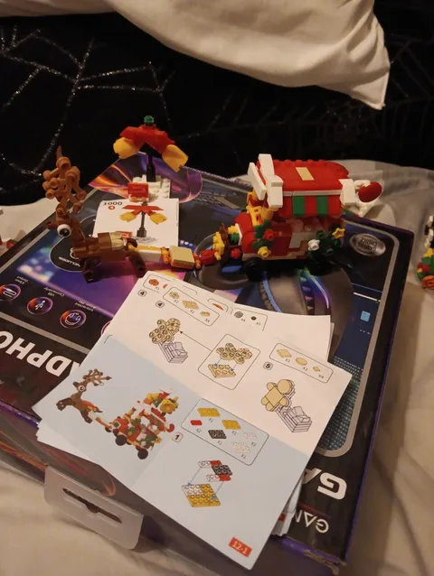 Mini Christmas Lego Sets 171 Peices Completed