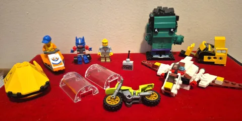 Miscellaneous Lego Lot Minfigs Hulk Sea Rescue Star Wars Shuttle Dirt Bike