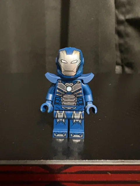 LEGO MARVEL TAZER MINIFIGURE USED - good condition.