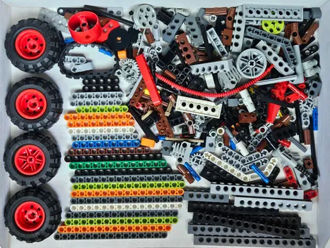 Lego Technic Parts~300 Piece Lot~Beams, Bricks, Rods, Wheels+