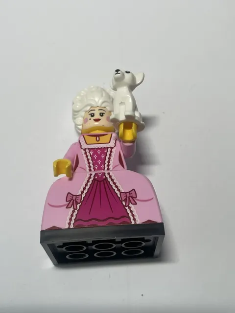 Lego Baroque Rococo Aristocrat Minifigure Wig w/ Curled Rolls Pink Dress Paris